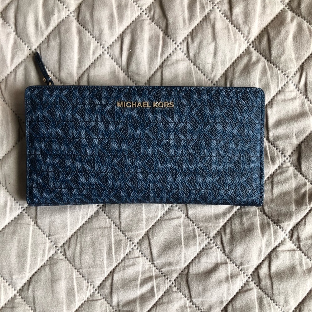 Michael Kors bifold wallet